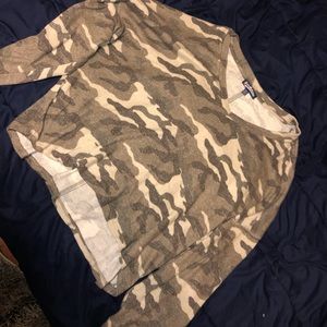 camo cropped long sleeve shirt